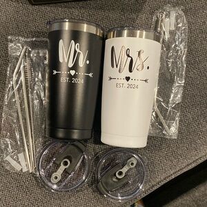 Mr. & Mrs. Black and White 20 oz travel tumblers with straws & 4 lids brand new
